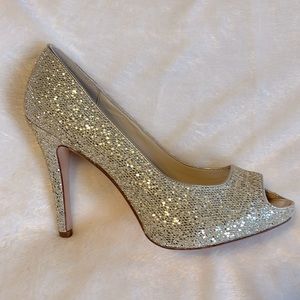 Brand new WHBM Gold sparkle peep-toe platform pumps